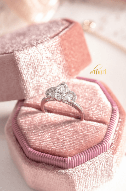 Nhẫn đính hôn của DMari Jewelry - Facebook